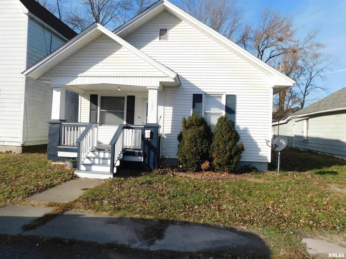 107 S 12th St., Herrin, IL 62948