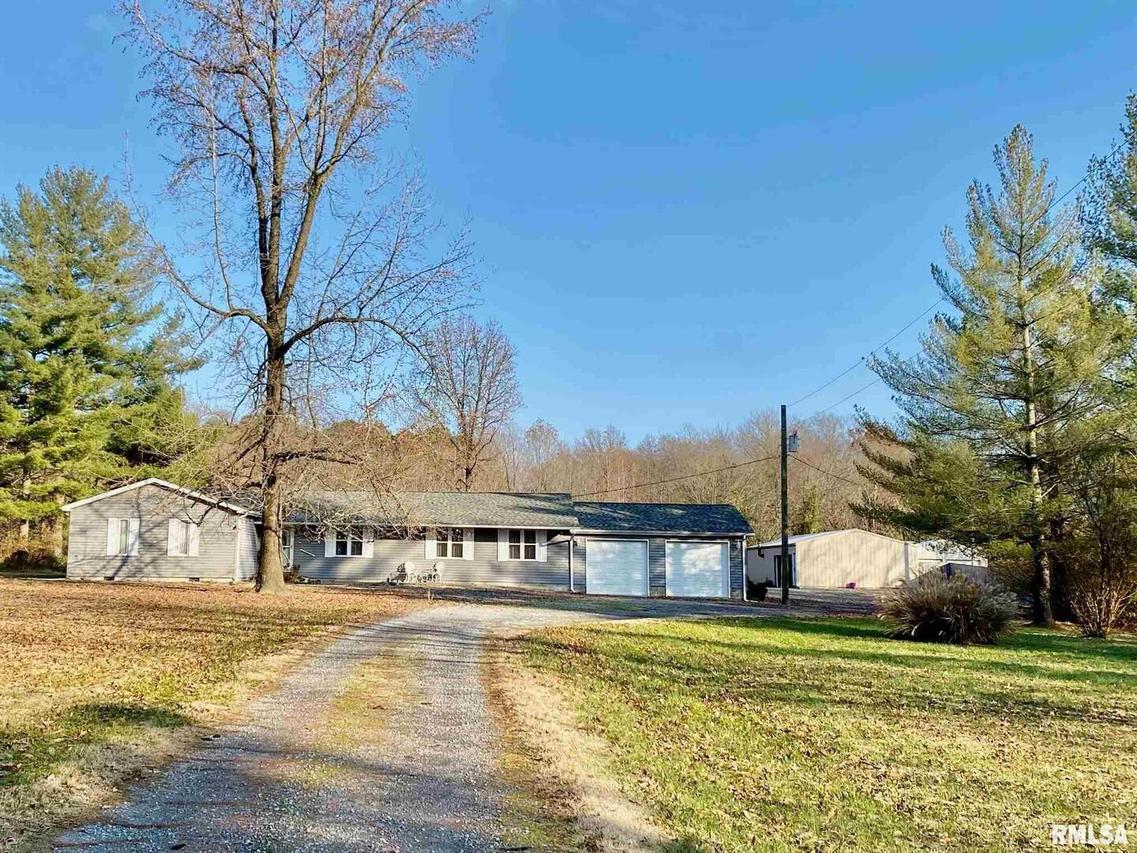 15216 Harris School Rd., Johnston City, IL 62951