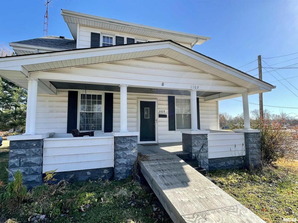 1105 Monroe Ave., Johnston City, IL 62951