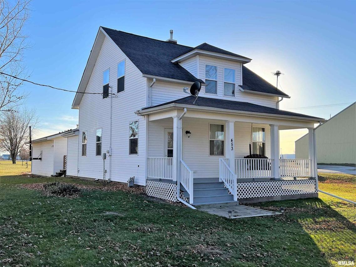 453 W 3rd Ave., Woodhull, IL 61490