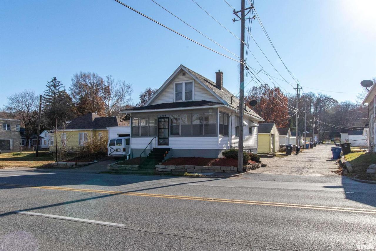 3908 4th Ave., Moline, IL 61265