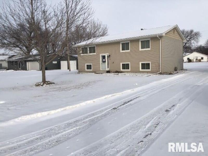 326 7th St., Colona, IL 61241