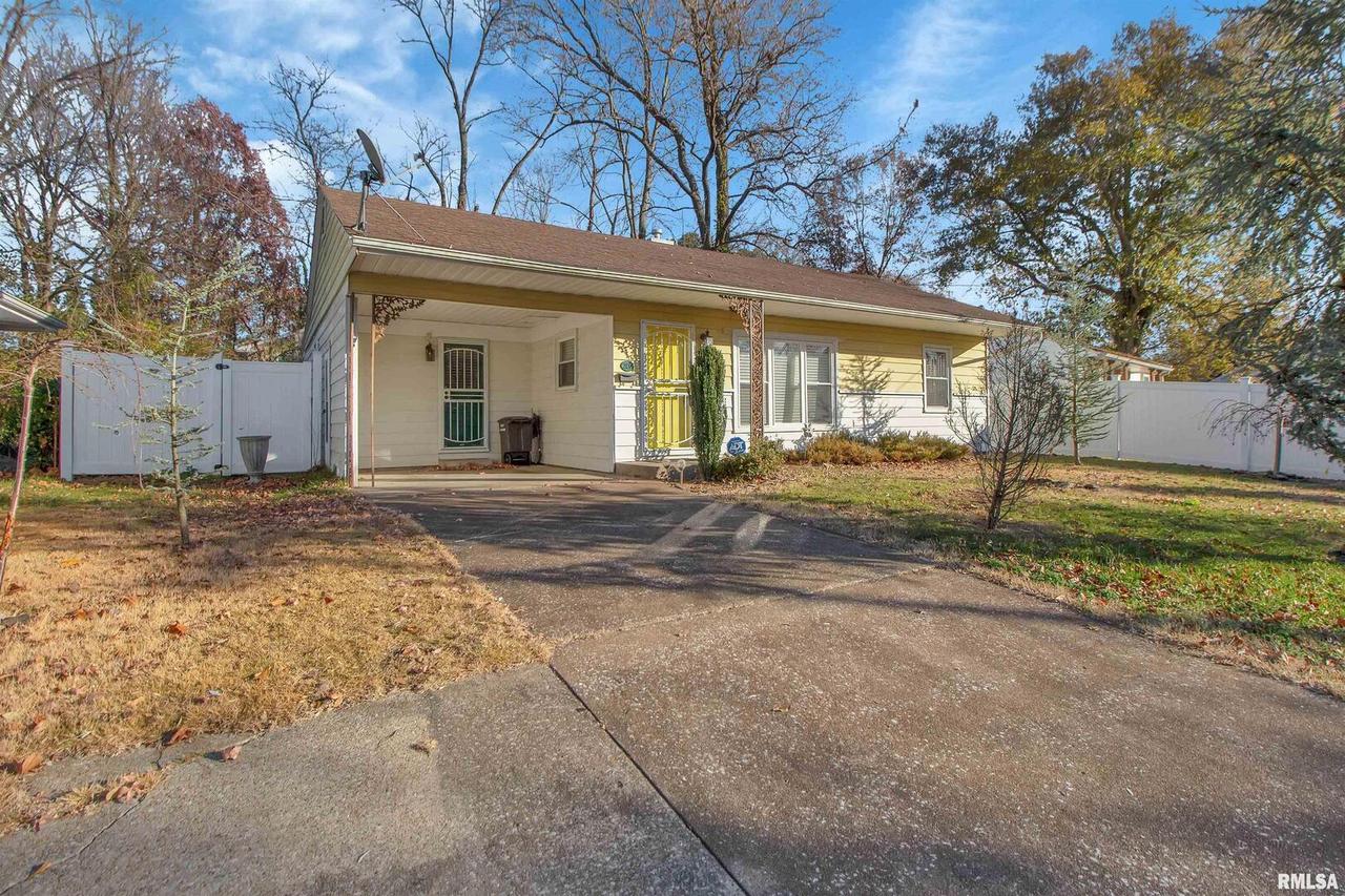 207 S Brook Ln., Carbondale, IL 62901