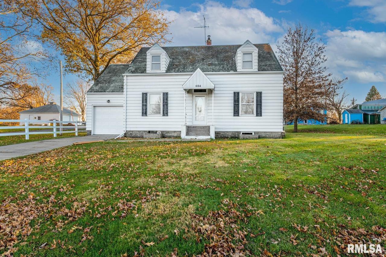 604 W Main St., Reynolds, IL 61279