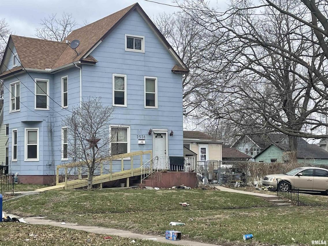 2531 7th Ave., Moline, IL 61265