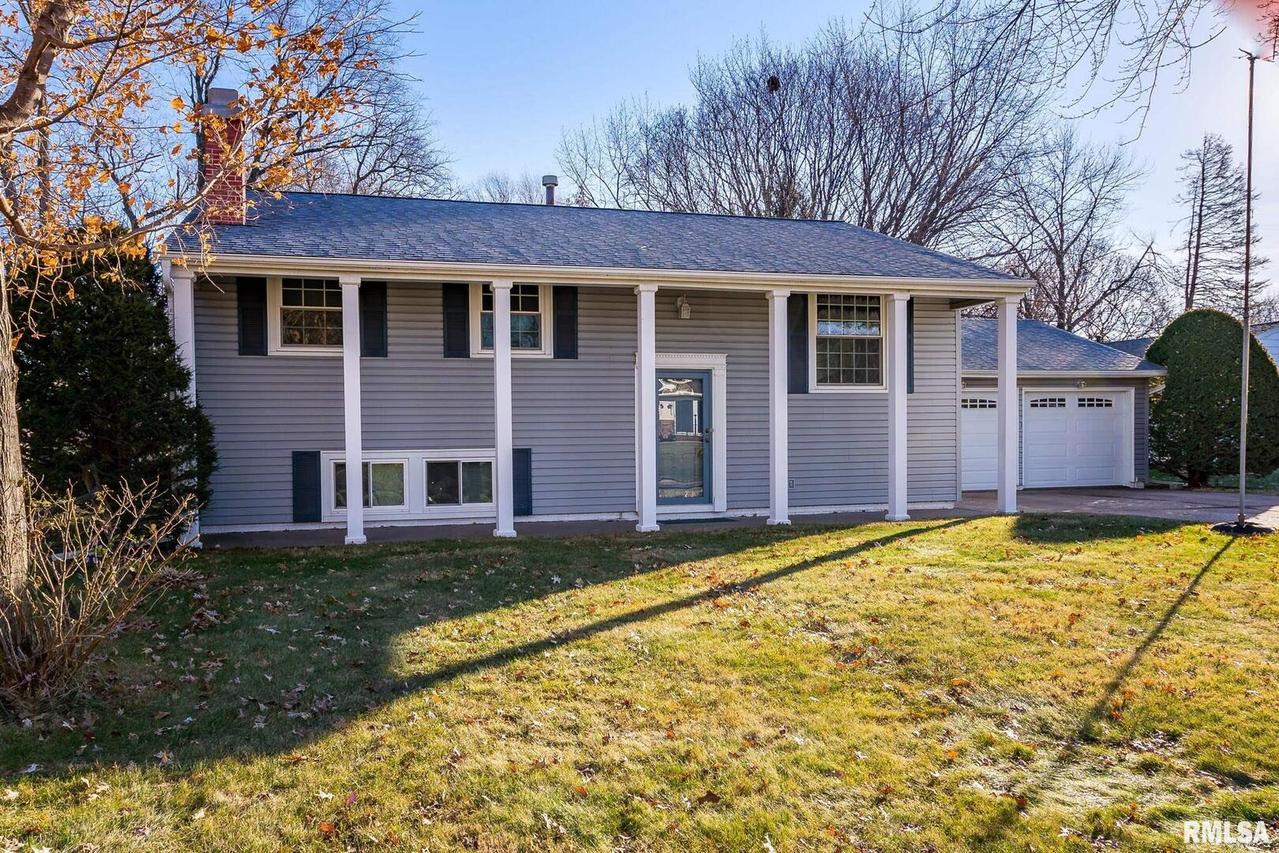 415 12th Ave., Hampton, IL 61256