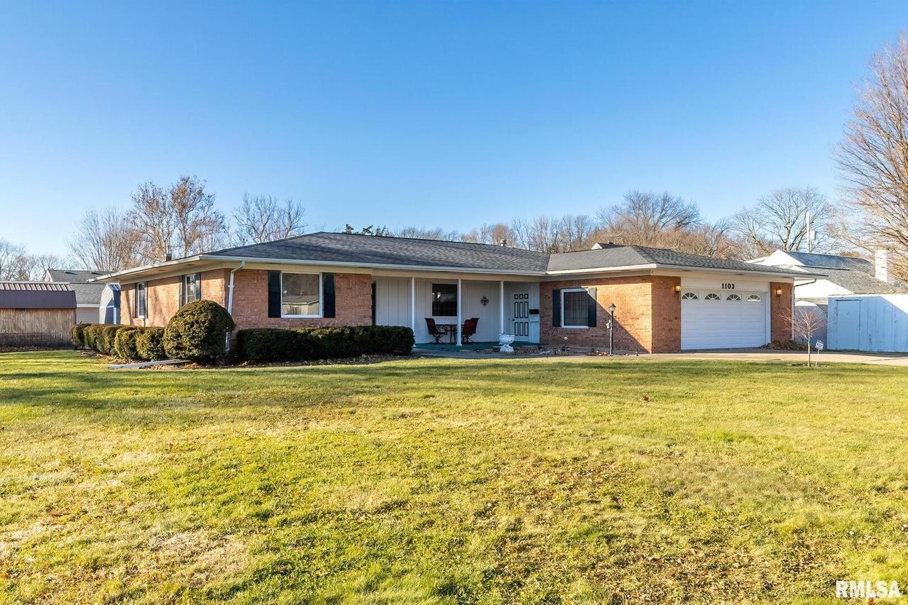 1103 SE 2nd Ave., Aledo, IL 61231