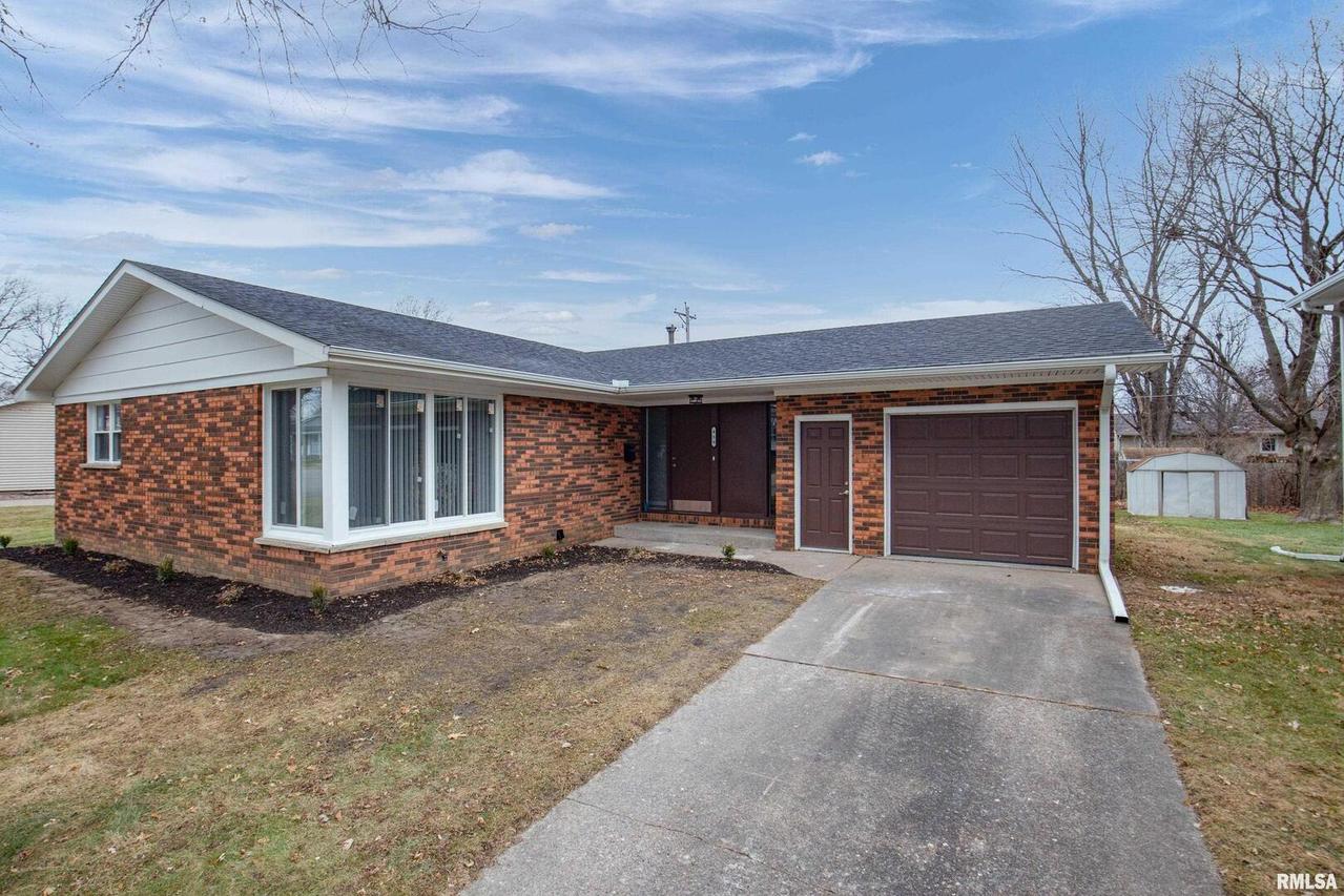 459 32nd Ave., East Moline, IL 61244