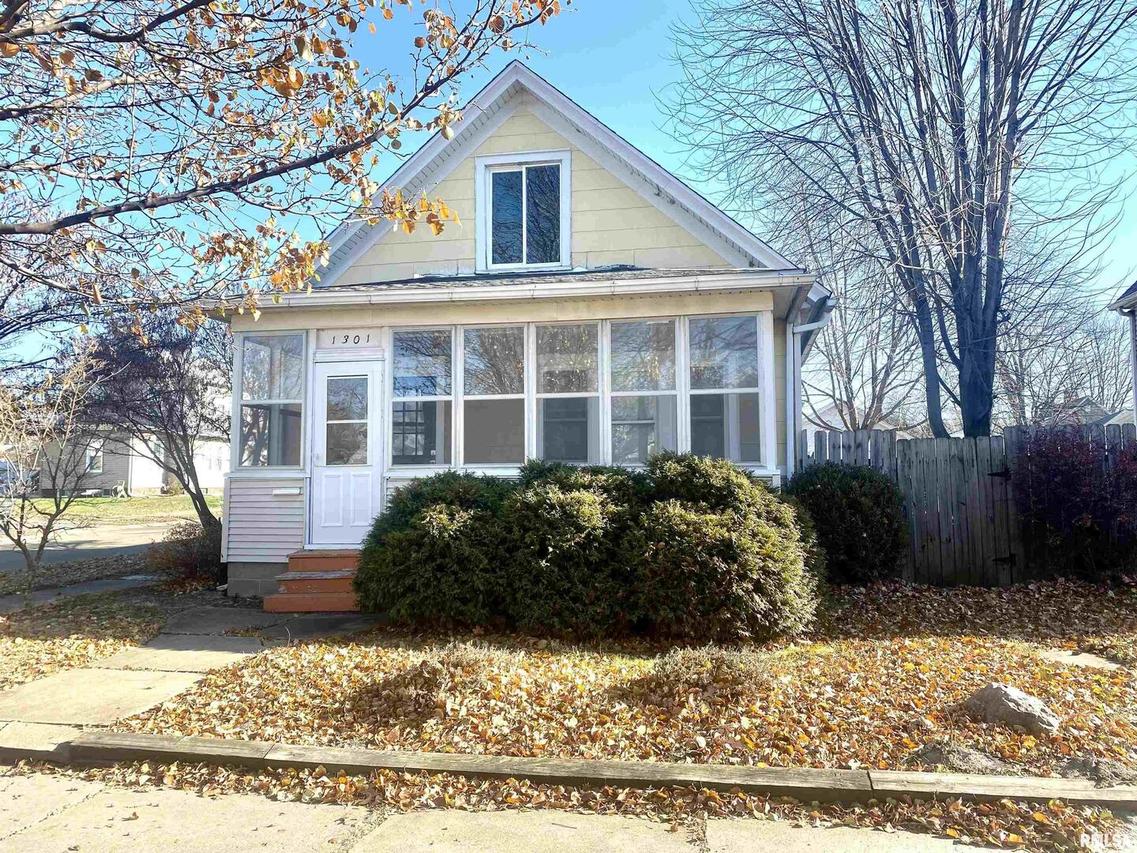 1301 39th St., Rock Island, IL 61201