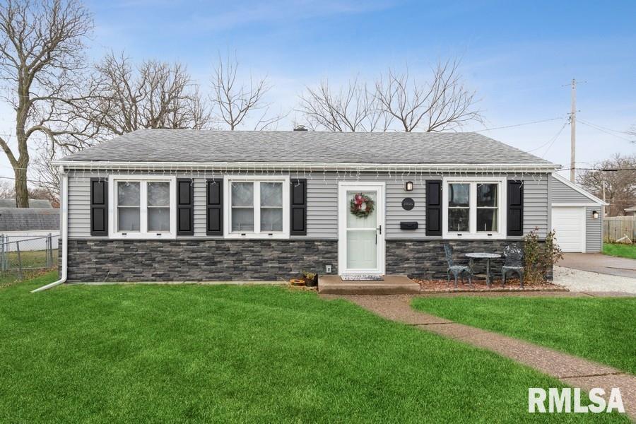 3800 10th Avenue Ct., Moline, IL 61265