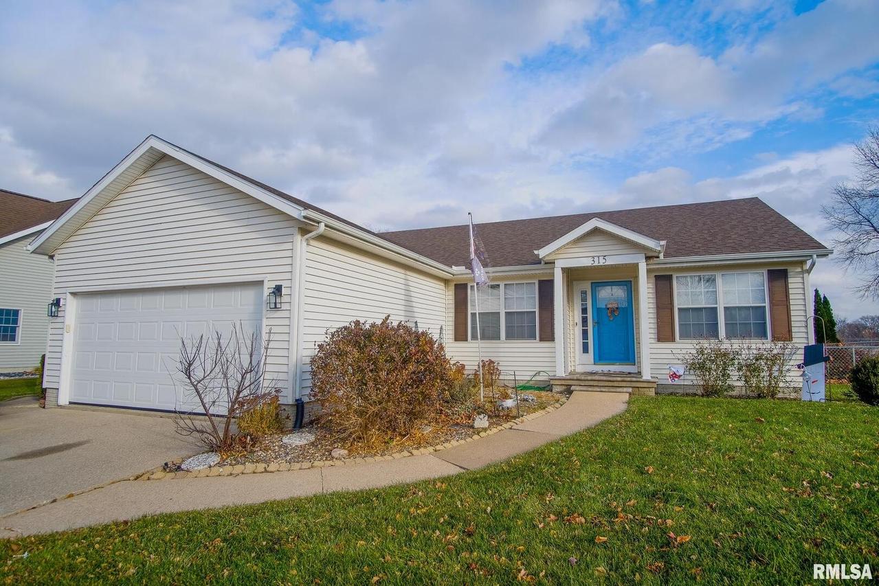 315 8th Ave., Hampton, IL 61256