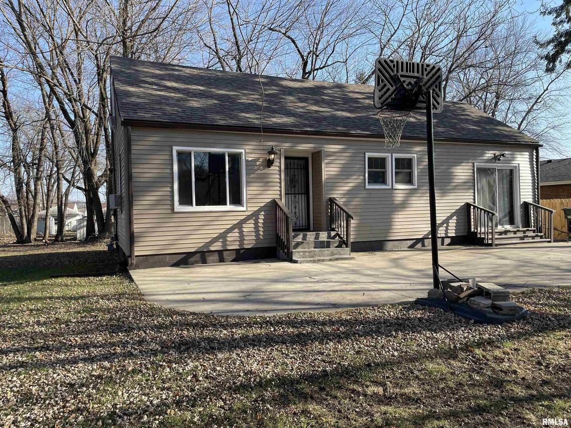 3804 15th St. #B, Moline, IL 61265