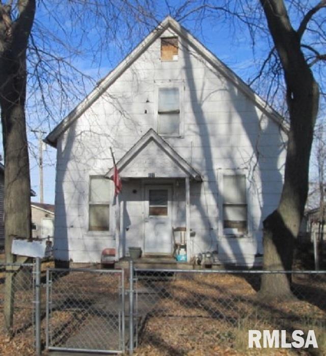 421 15th Ave., East Moline, IL 61244