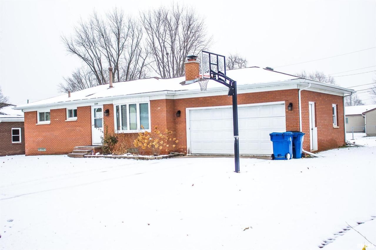 139 E 3rd St., Coal Valley, IL 61240