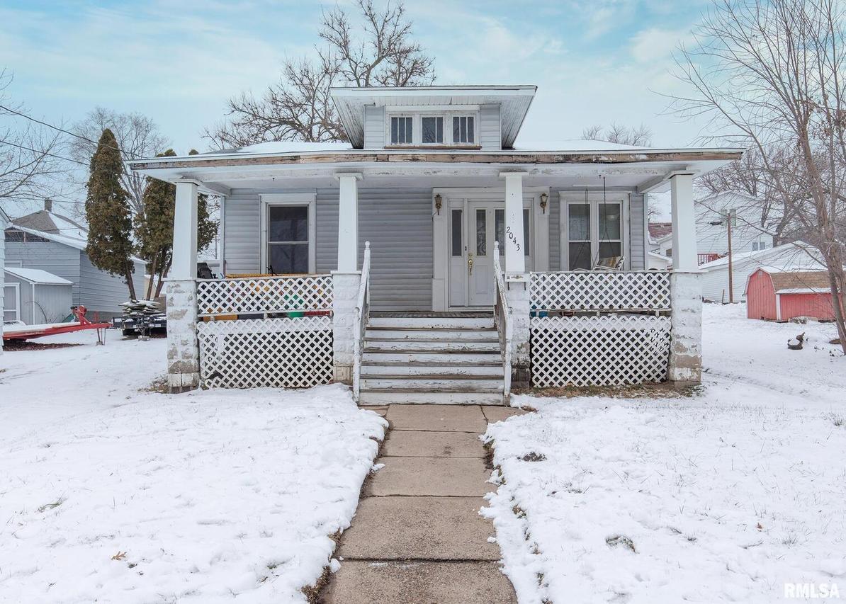 2043 3x Ave., East Moline, IL 61244