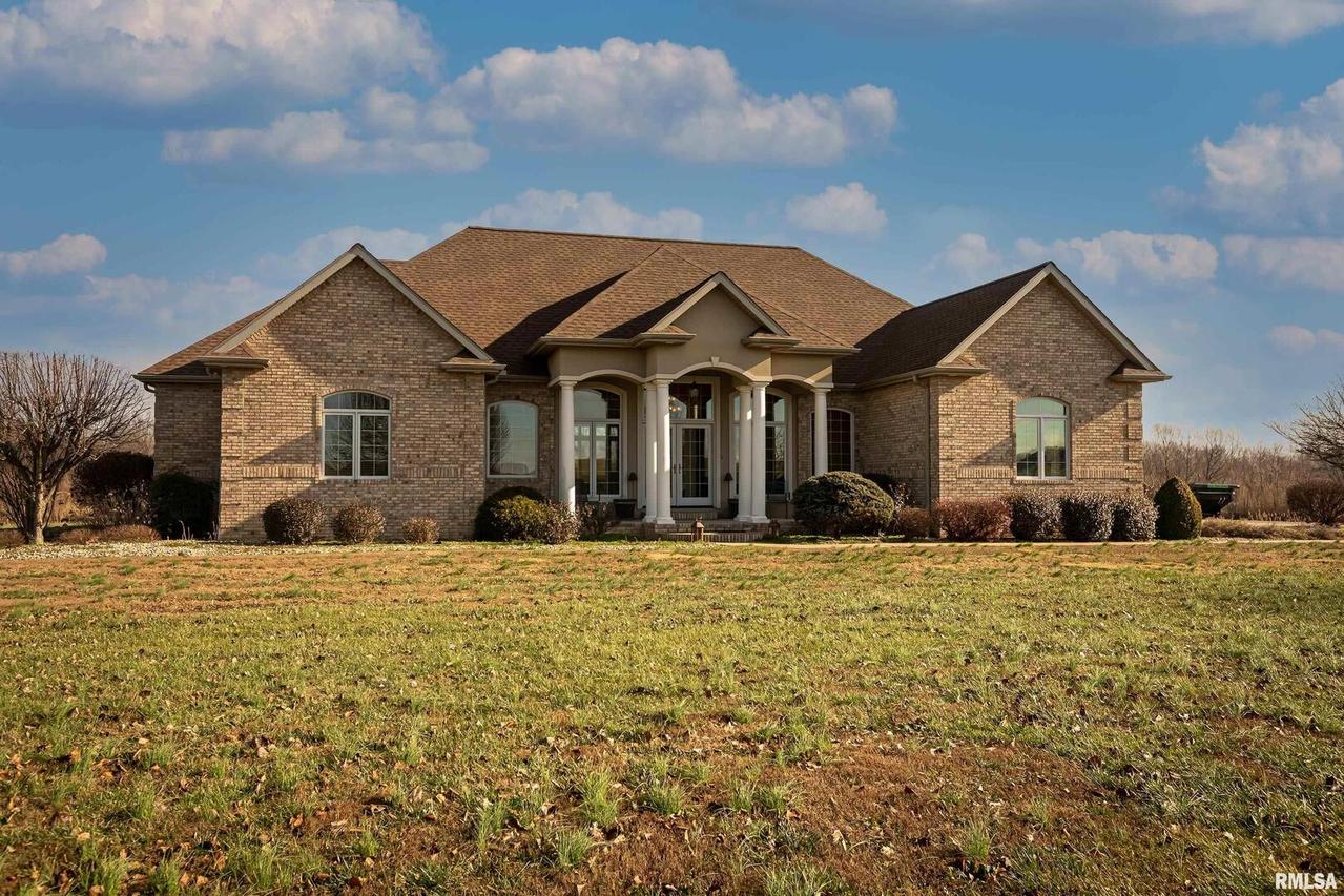 4276 Deering Rd., West Frankfort, IL 62896