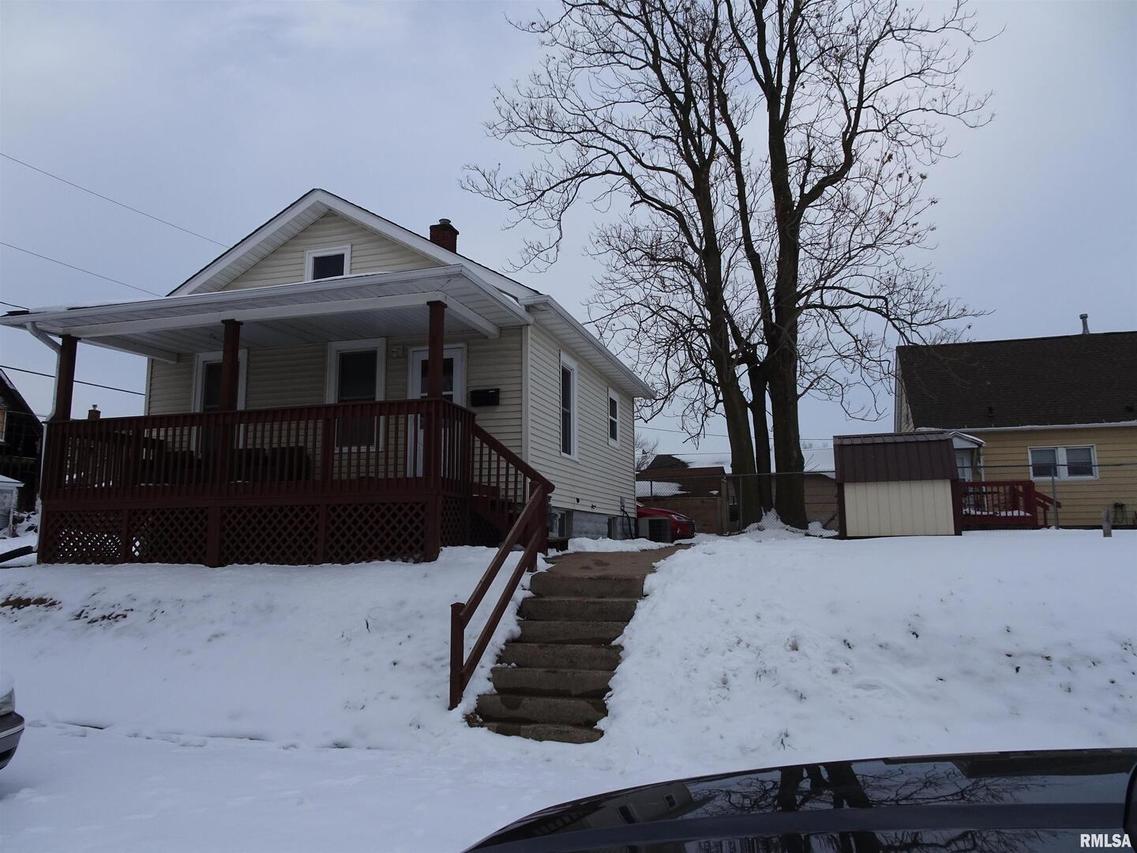 811 17th Ave., Rock Island, IL 61201