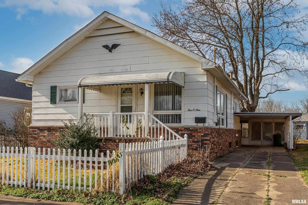 409 S Logan St., West Frankfort, IL 62896