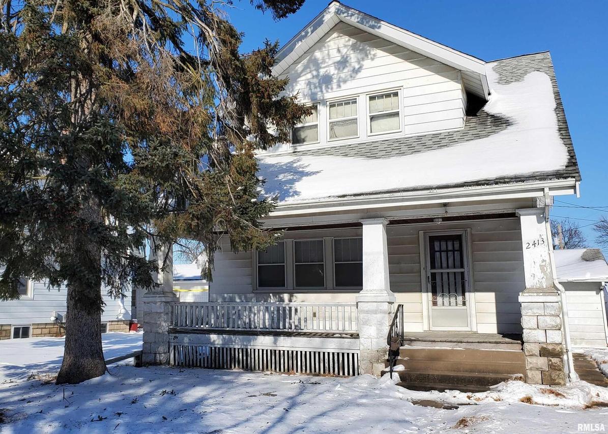 2413 18th Ave., Moline, IL 61265