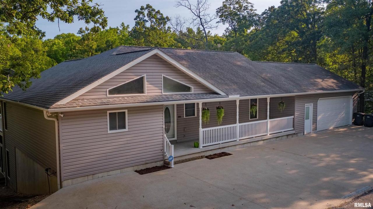381 S Lakeshore Drive, Goreville, IL 62939