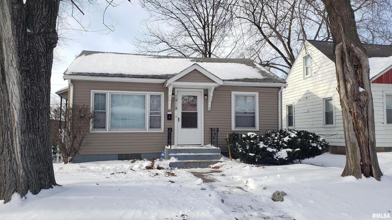 1919 31st St., Moline, IL 61265