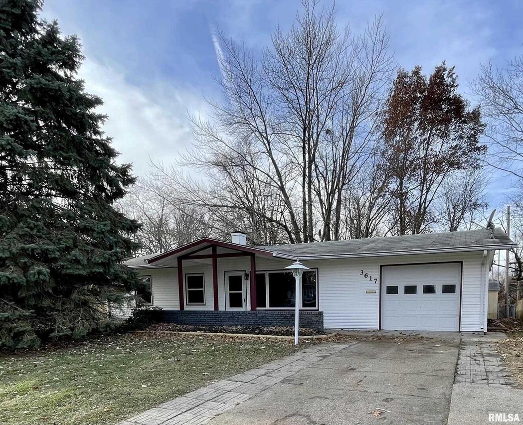 3617 9th St., East Moline, IL 61244