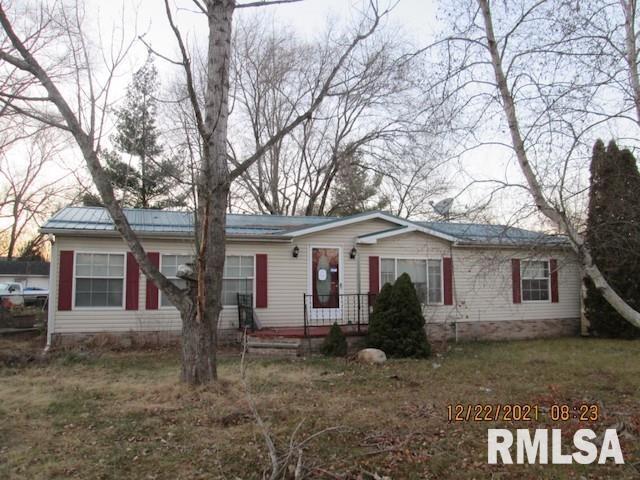 810 4th St., New Boston, IL 61272