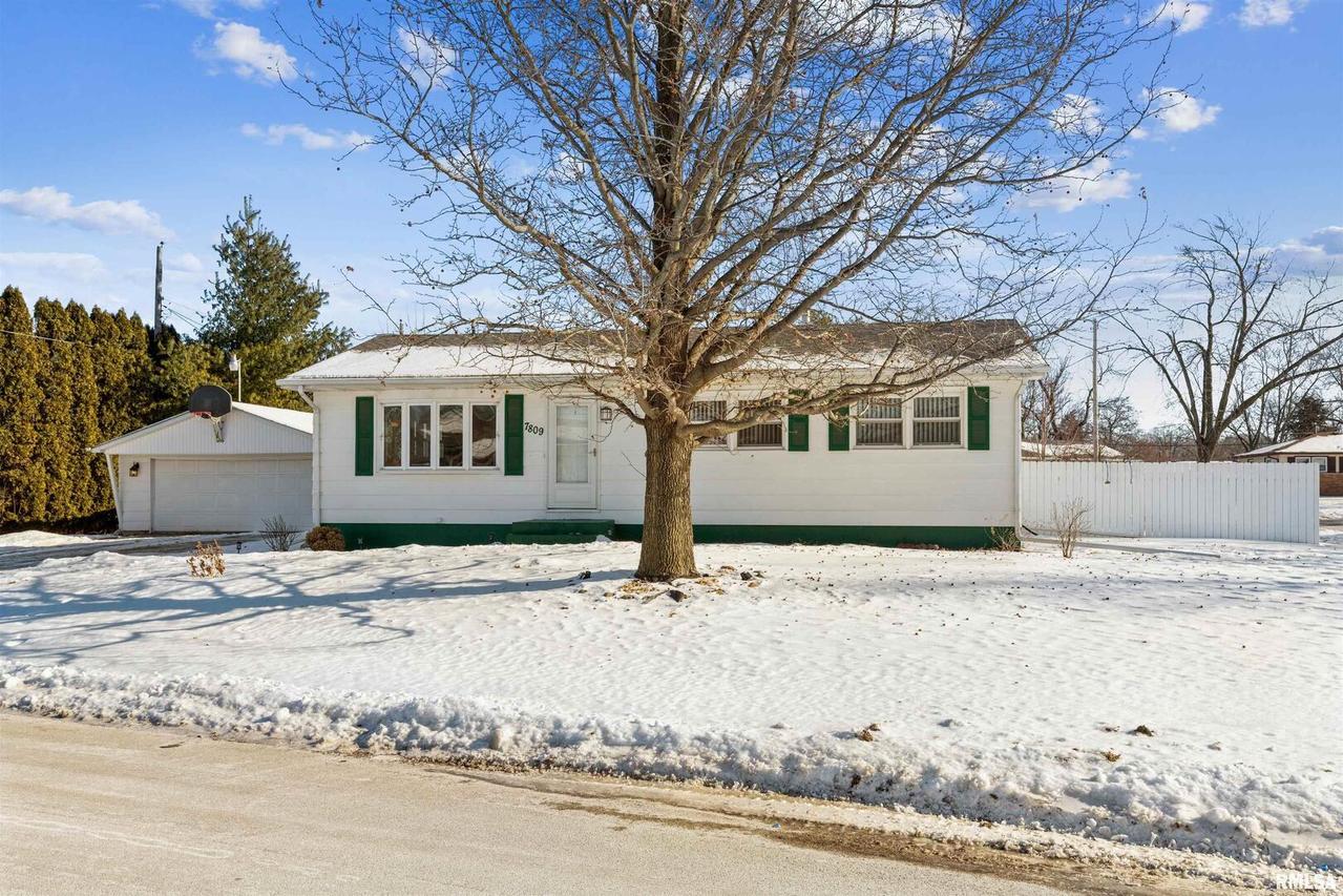 7809 W 10th St., Rock Island, IL 61201