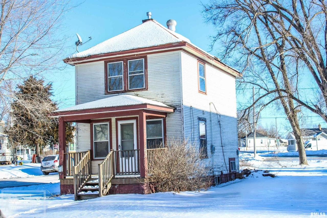 302 12th St., East Moline, IL 61244