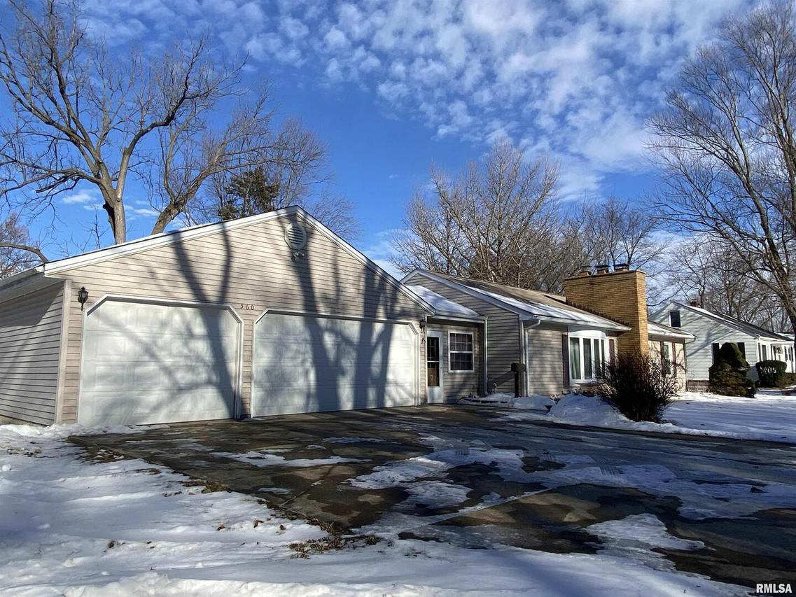 560 Forest Rd., East Moline, IL 61244