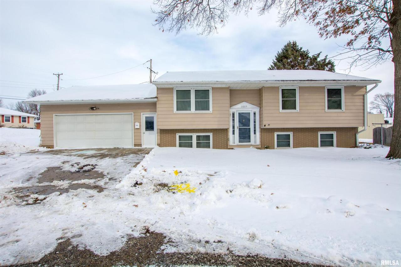 1005 Suncrest Dr., Fulton, IL 61252