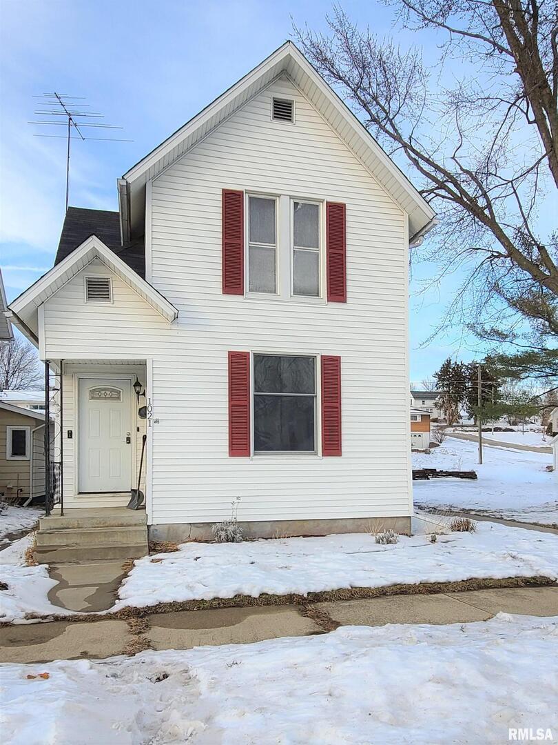 1021 13th Ave., Fulton, IL 61252