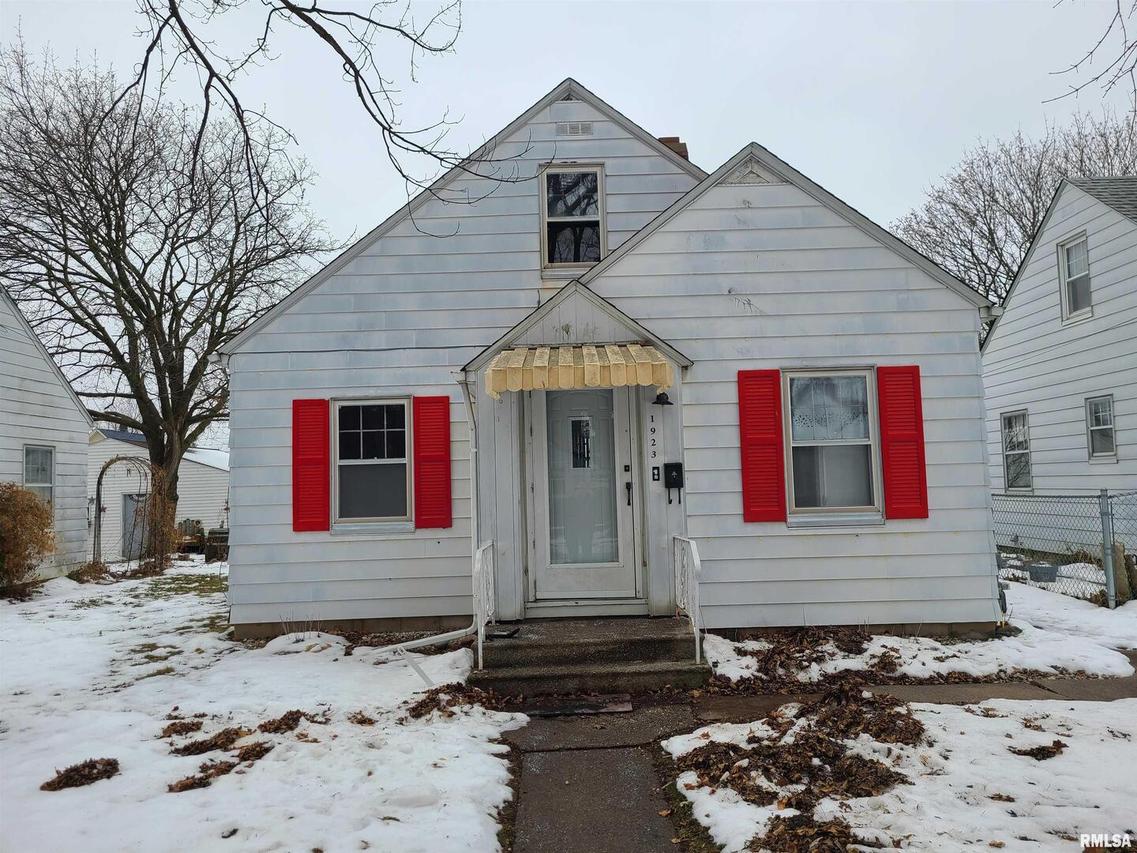 1923 4th St., Moline, IL 61265