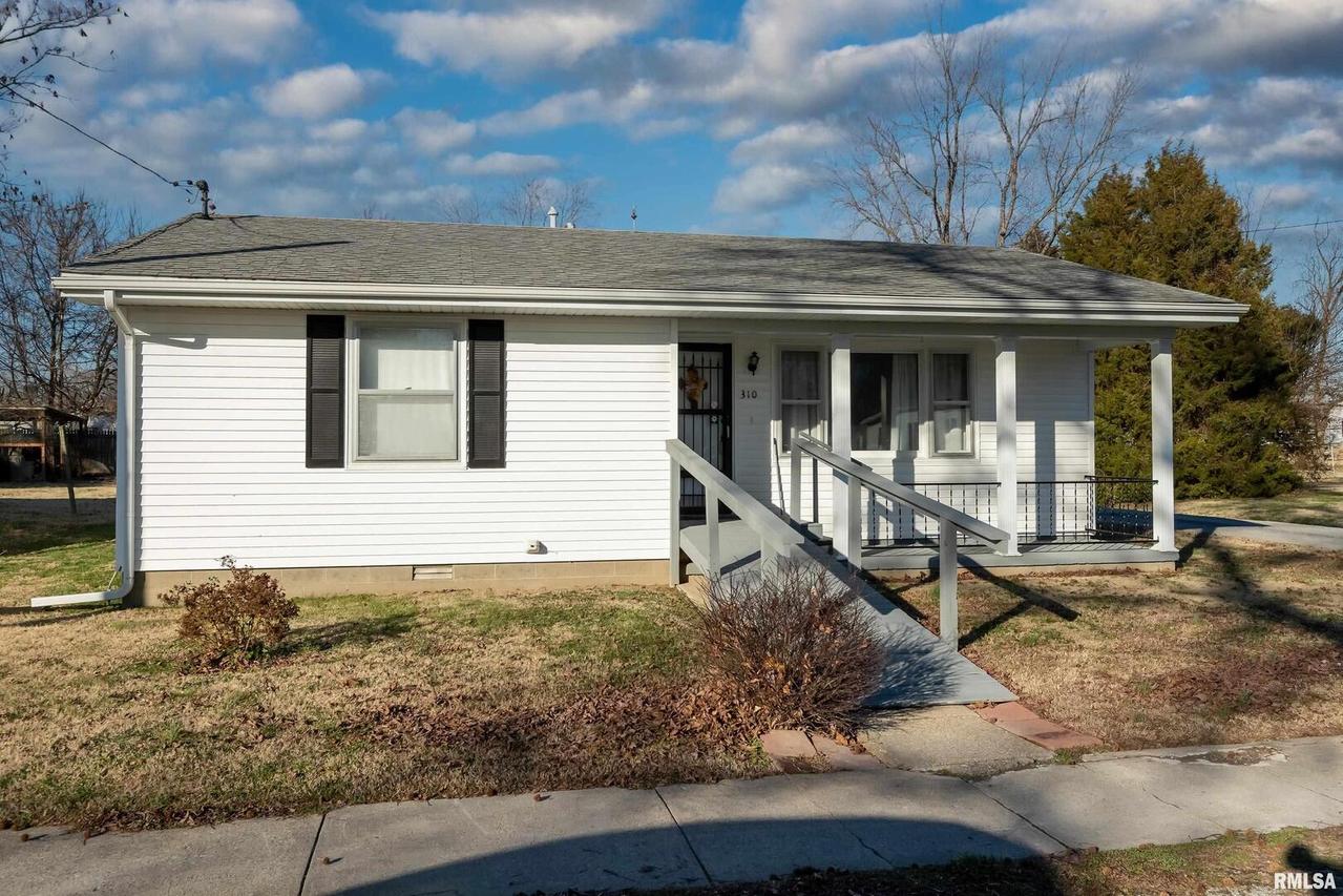 310 E Church St., Galatia, IL 62935