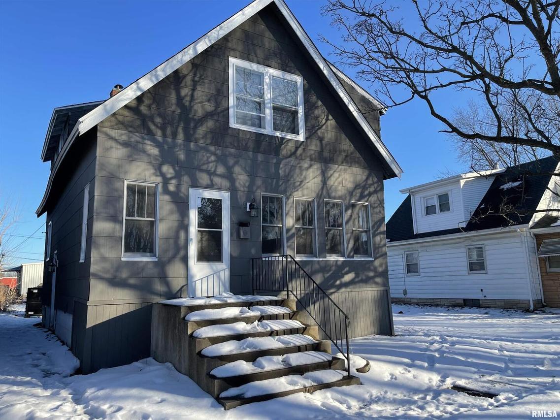 2420 15th St., Moline, IL 61265
