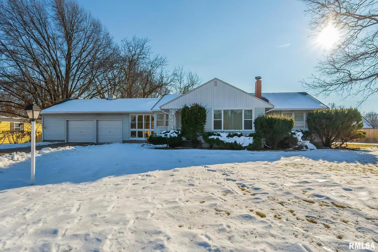 1112 30th Ave., East Moline, IL 61244