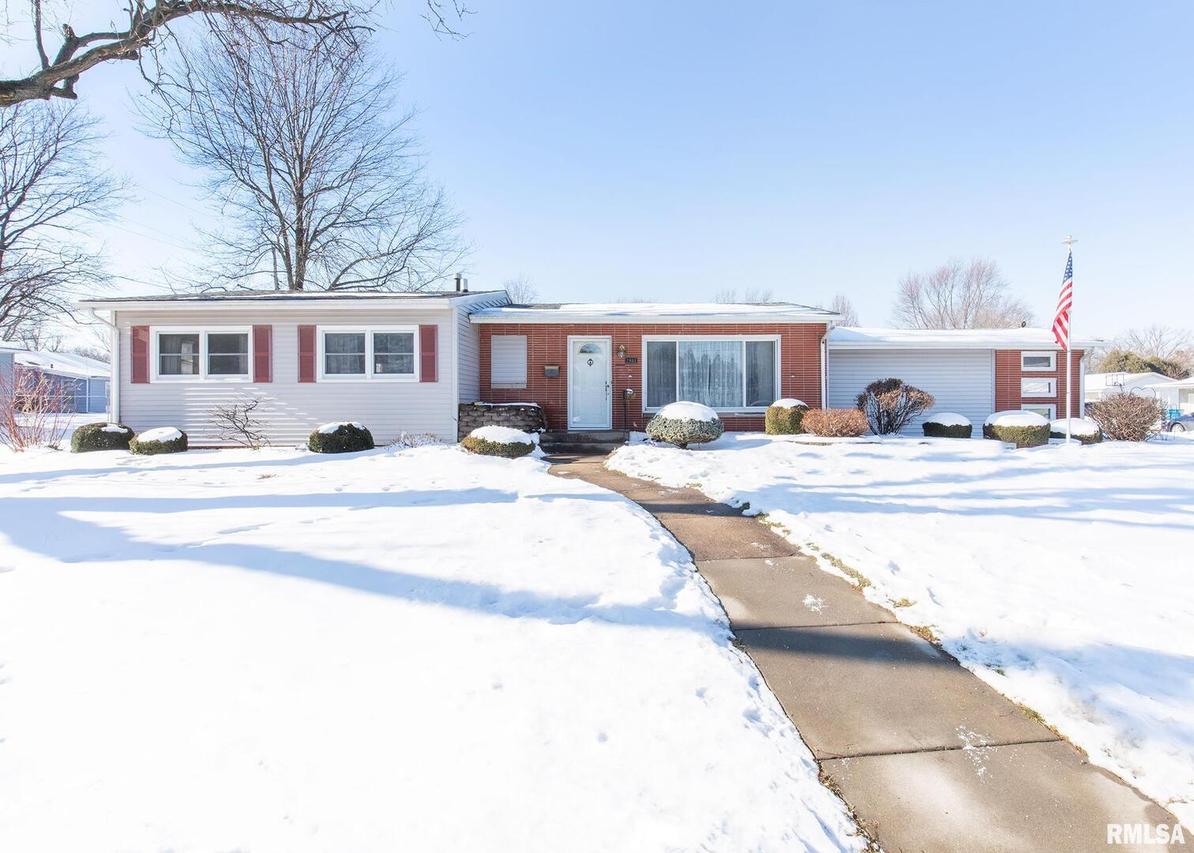 2803 5th St., East Moline, IL 61244