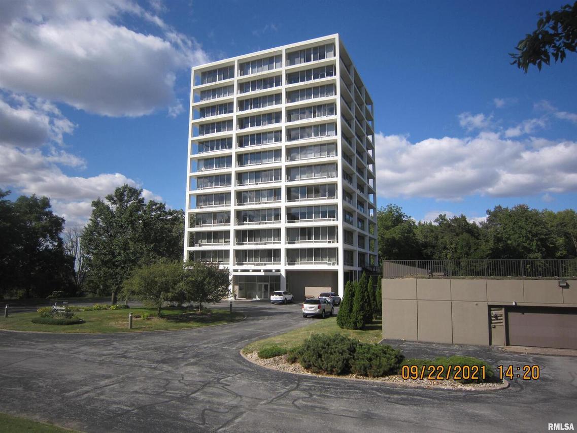 1337 21st Ave. #11A, Rock Island, IL 61201