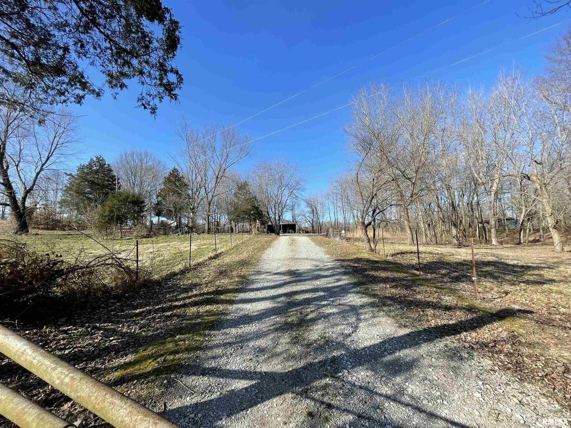 2177 Antioch Rd., West Frankfort, IL 62896