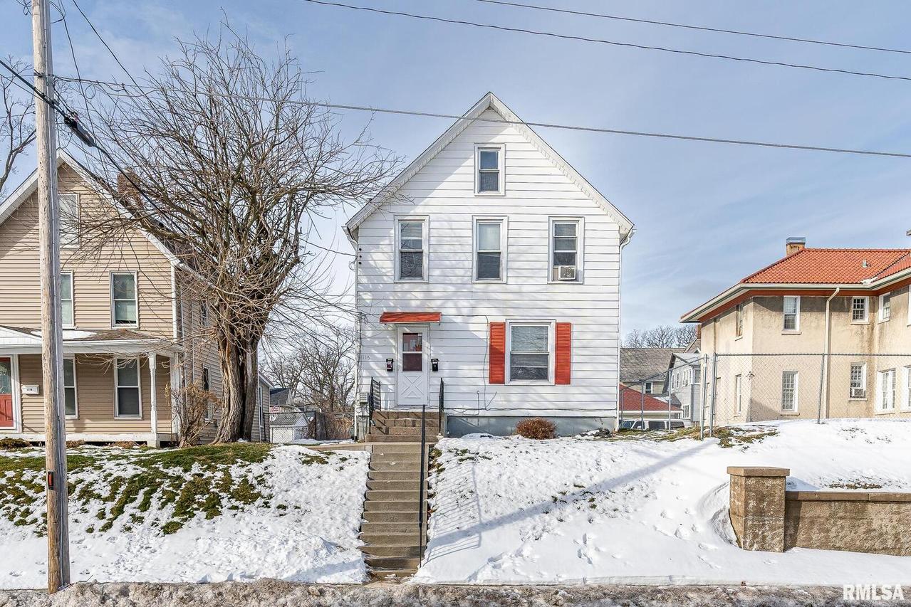 1115 17th St., Moline, IL 61265