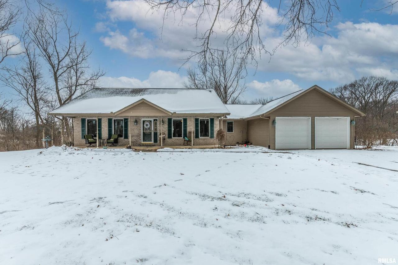 20503 Glenwood Rd., Coal Valley, IL 61240