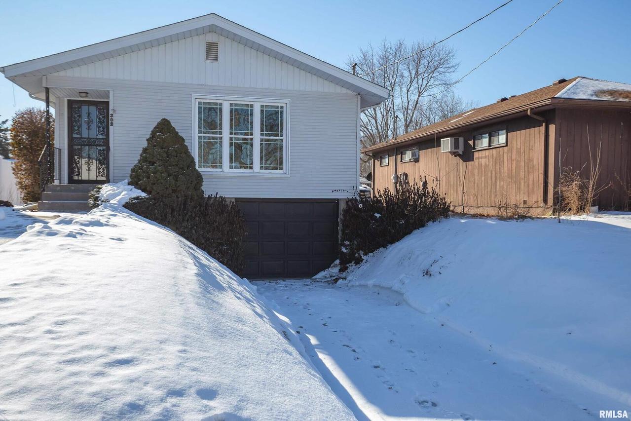 302 5th St., Sherrard, IL 61281