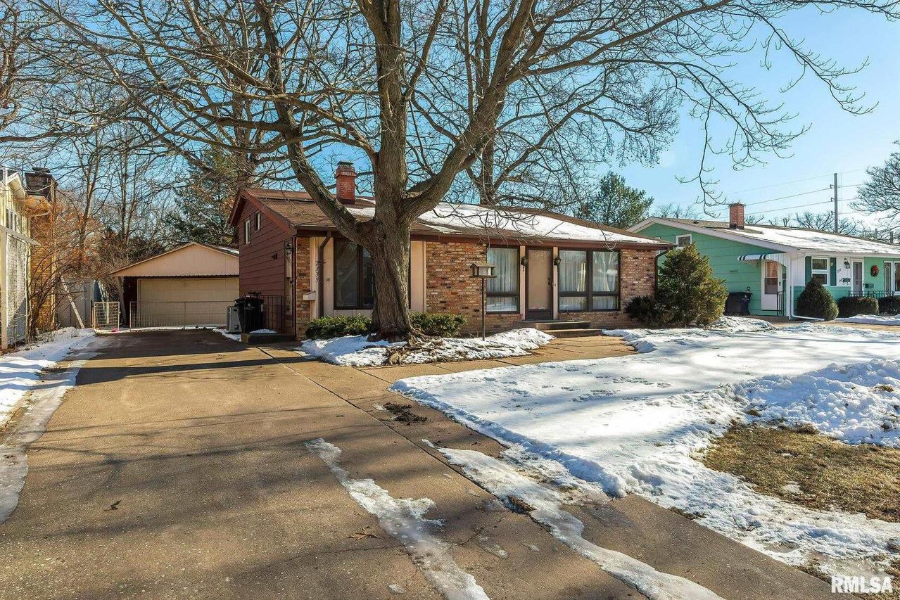 2335 46th Street Ct., Rock Island, IL 61201