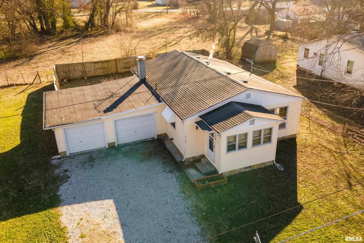 310 E Bond St., Herrin, IL 62948