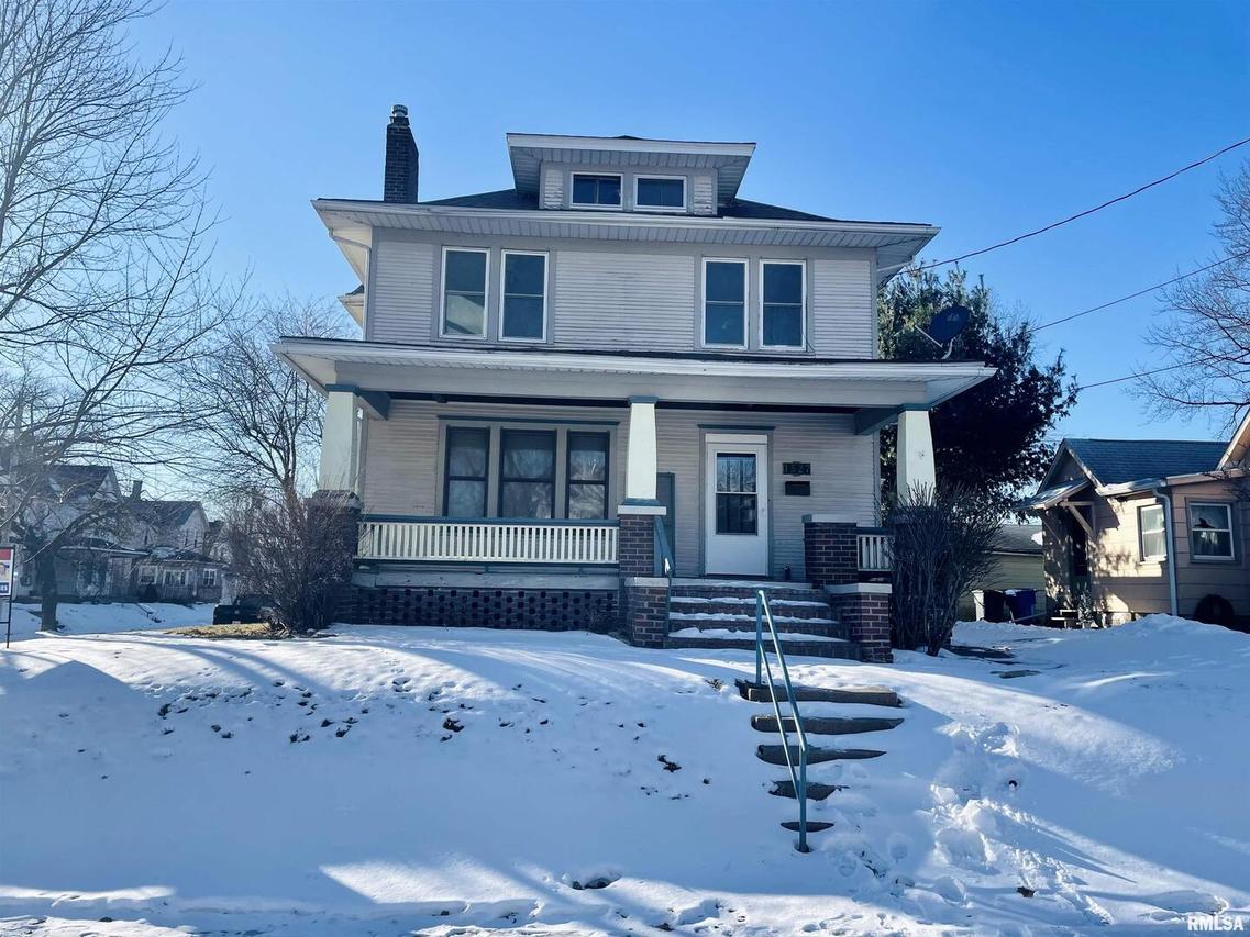 1527 18th St., Moline, IL 61265