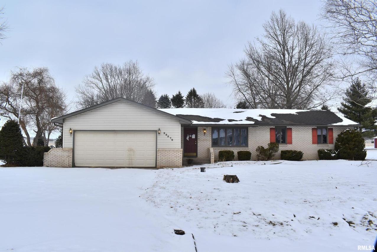 25570 Indian Ridge Rd., Sterling, IL 61081