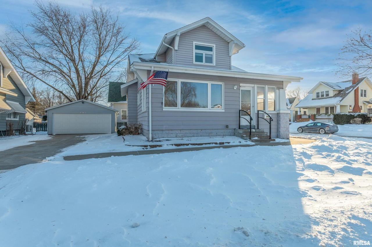 504 23rd Ave., Moline, IL 61265