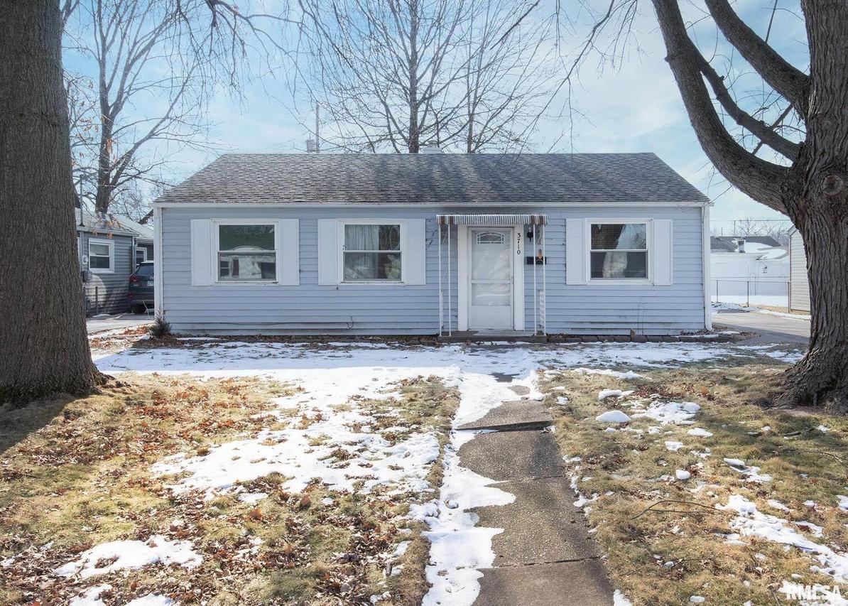 3710 14th Ave., Moline, IL 61265