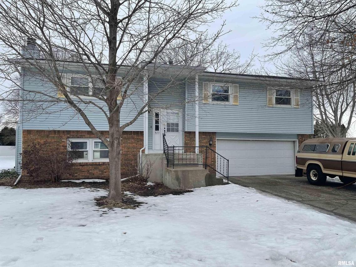 823 Meadowlawn Dr., Geneseo, IL 61254
