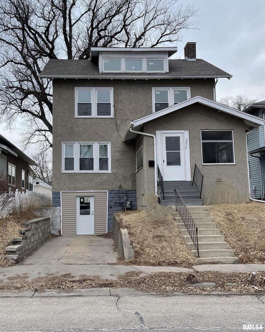 3217 14th Ave., Rock Island, IL 61201